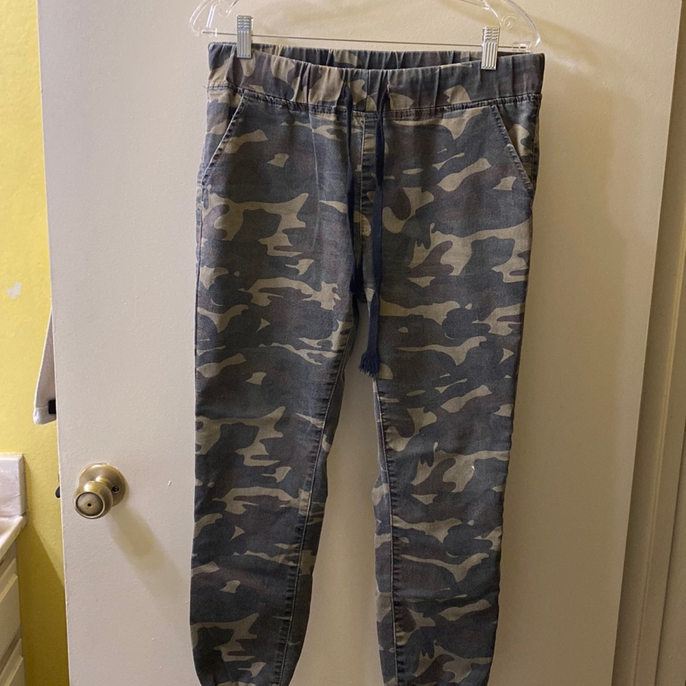 Women’s camouflaged pants